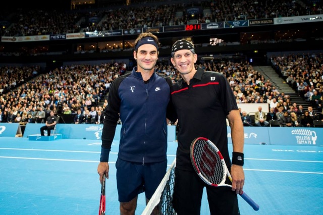 Federer in Nieminen pred začetkom poslovilnega obračuna v Helsinkih.
